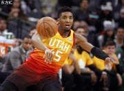 雷火电竞app-广州队绝杀爵士，米切尔扛起全队