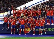 雷火电竞下载-欧洲杯预选赛场面混乱，各队争相夺冠