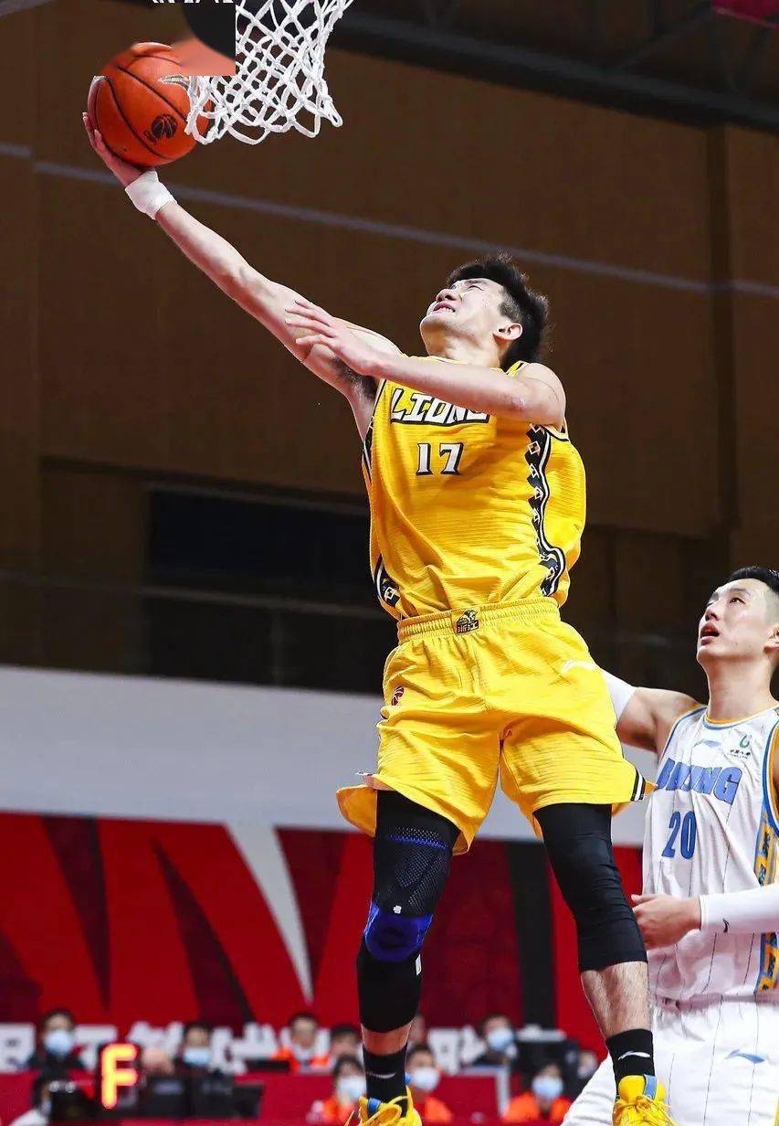 必杀三分助球队稳住胜局,战绩不断攀升的简单介绍 必杀三分助球队稳住胜局,战绩不断攀升的简单介绍