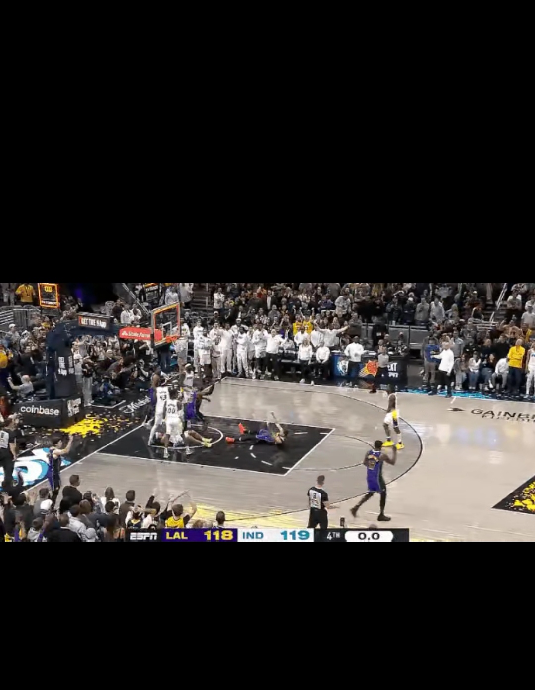 关于雷霆绝杀波兰男篮,詹姆斯三分雨点燃全场的信息 关于雷霆绝杀波兰男篮,詹姆斯三分雨点燃全场的信息