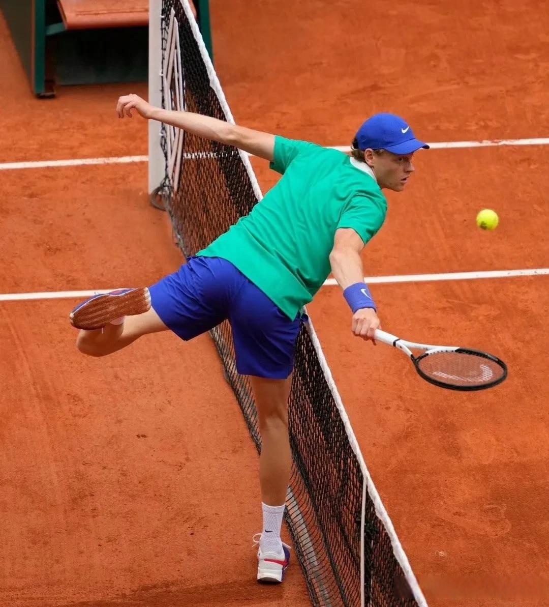 关于戴维斯杯鏖战ATP总决赛，德约科维奇点燃赛场的信息